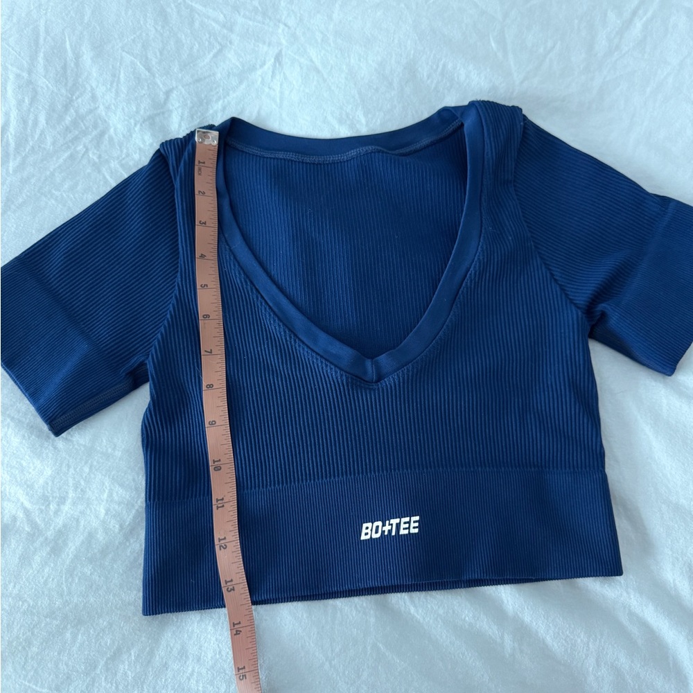 Navy Ribbed Bo + Tee Short Sleeve V-Neck Crop Top with Logo - Picture 4 of 4